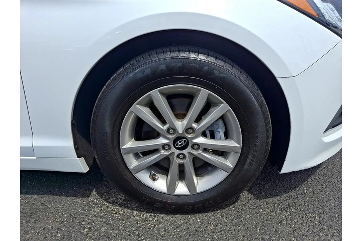 $9600 : 2016 Sonata SE image 8