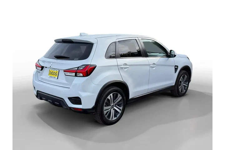 $17853 : Mitsubishi Outlander Sport 2 image 5