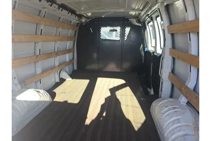 $25995 : Chevrolet Express 2022 2500 image 5