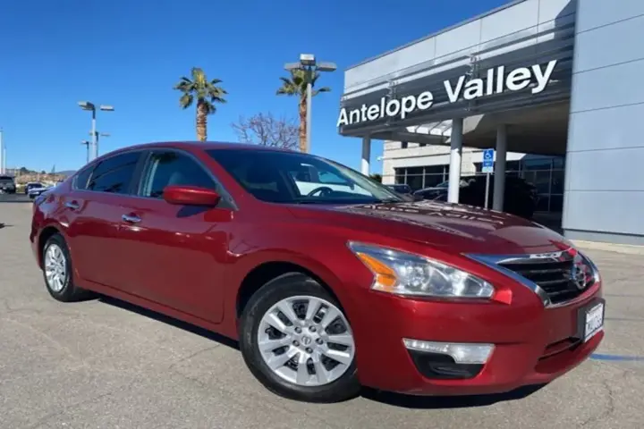 $9888 : 2015 Nissan Altima image 1