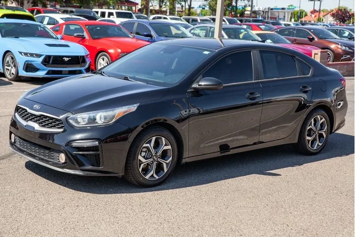 $16950 : 2019 Forte LXS image 9