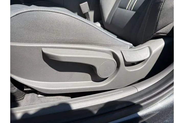 $19843 : Hyundai ELANTRA 2023 SEL 4dr image 10