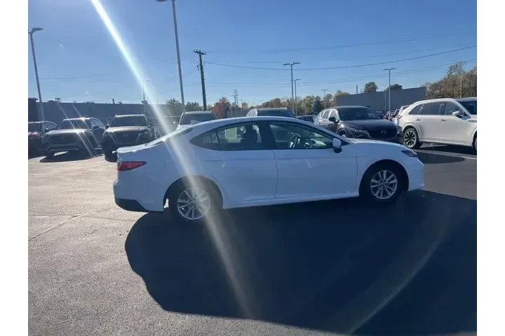 $25980 : Toyota Camry 2025 LE 4dr Sed image 6