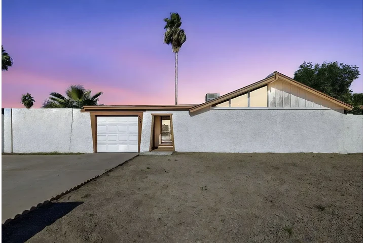 $4000 : ADORABLE SINGLE FAMILY HOME image 1