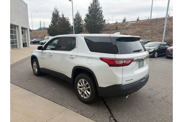 $17888 : Chevrolet Traverse 2020 LS 4 image 2