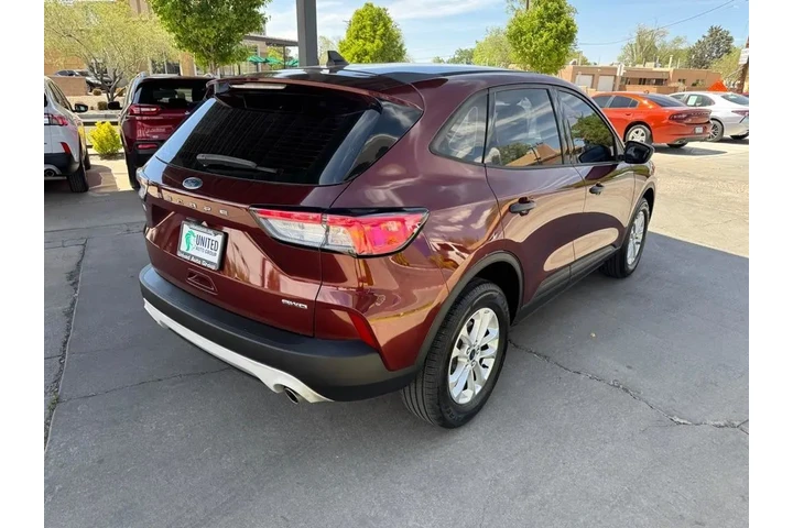 2021 Escape S AWD image 5