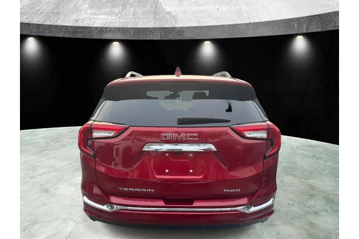 $25985 : GMC Terrain 2023 AWD Denali image 5