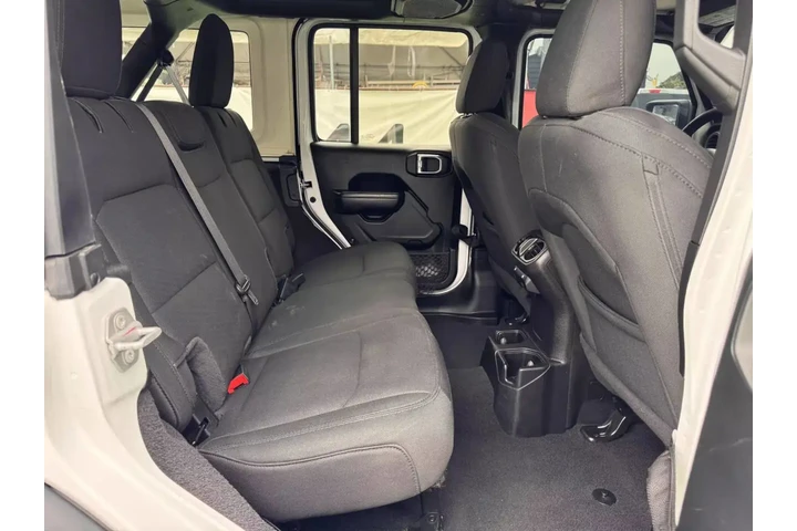 Jeep Wrangler Unlimited image 6