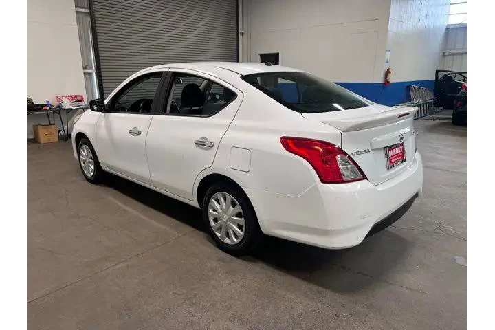 $8074 : Nissan Versa 2019 image 5