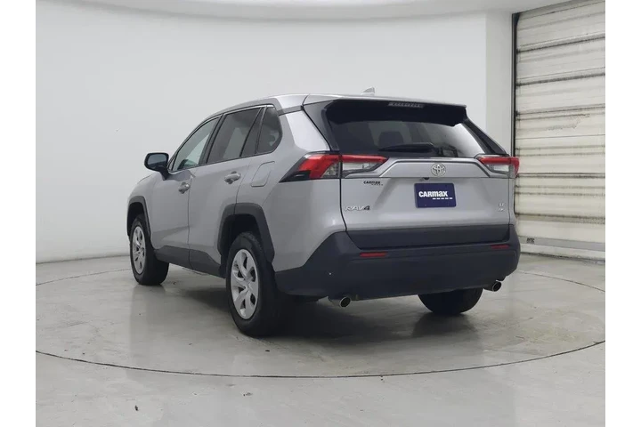 $25998 : Toyota RAV4 2024 AWD LE 4dr image 2