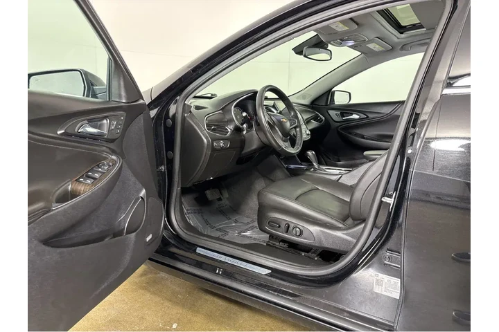 $16484 : 2020 Malibu Premier image 2