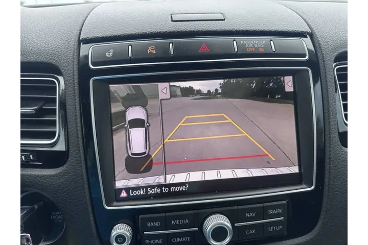 $12900 : 2017 Touareg V6 Wolfsburg image 8