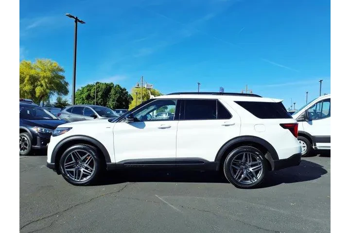 $38987 : Ford Explorer 2025 AWD ST-Li image 3