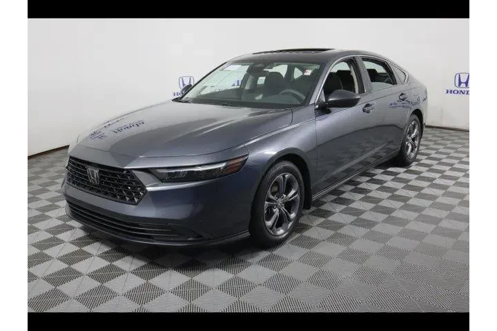 $24875 : Honda Accord 2023 EX 4dr Sed image 3