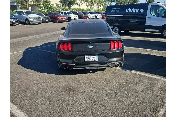 $18000 : Ford Mustang 2020 EcoBoost P image 7