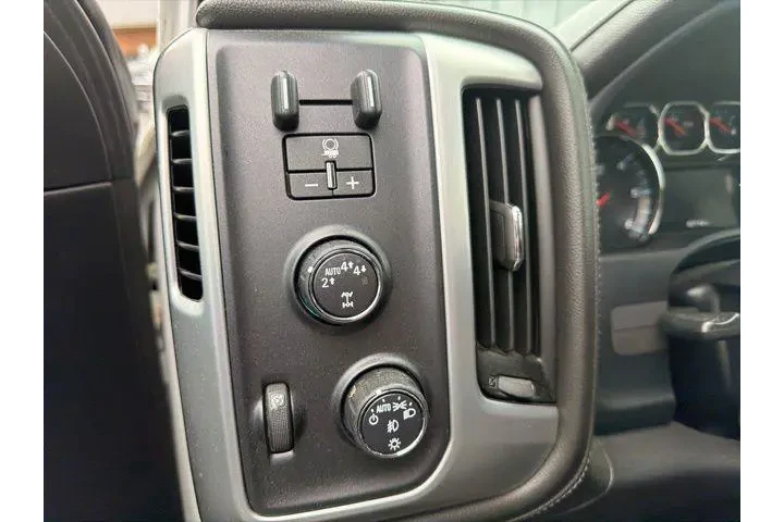 $34992 : GMC Sierra 1500 2018 4x4 SLT image 6