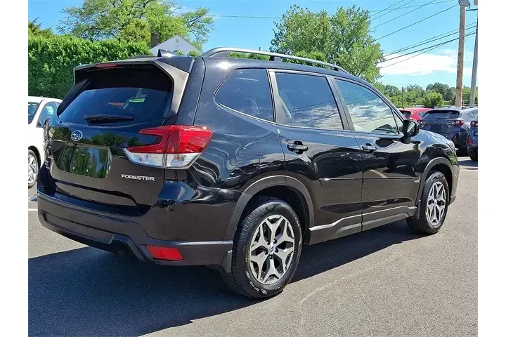 $19578 : Subaru Forester 2019 AWD Pre image 6