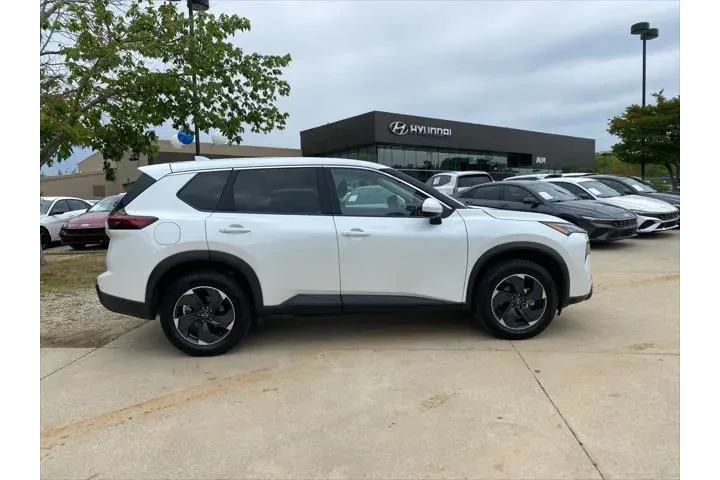 $20520 : Nissan Rogue 2025 AWD SV 4dr image 7