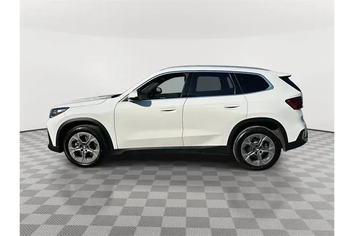 $24109 : BMW X1 2023 AWD xDrive28i 4d image 6