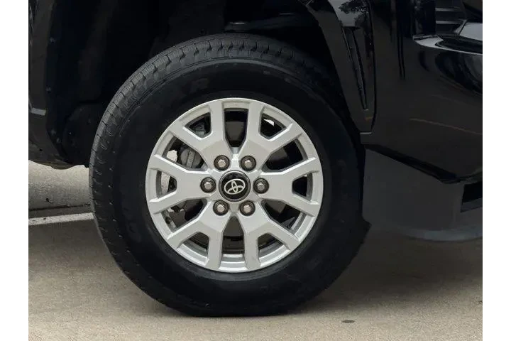 $31352 : Toyota Tacoma 2024 4x2 TRD S image 3