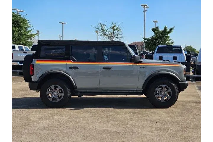 $30400 : Ford Bronco 2021 4x4 Base 4d image 2