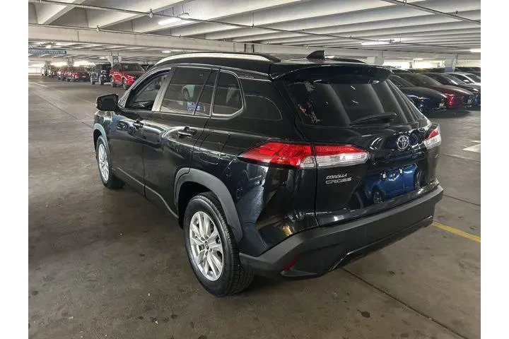 $23500 : Toyota Corolla Cross 2022 LE image 3