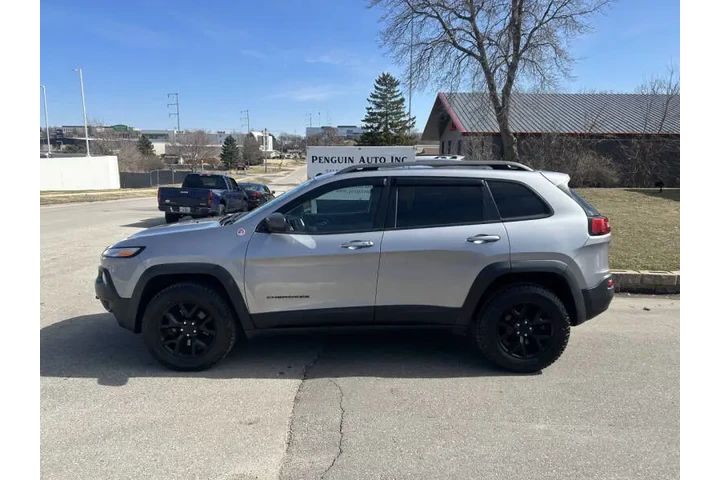 $11111 : 2015 Cherokee Trailhawk image 3