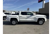 $30900 : Toyota Tacoma 2024 4x2 SR5 4 thumbnail