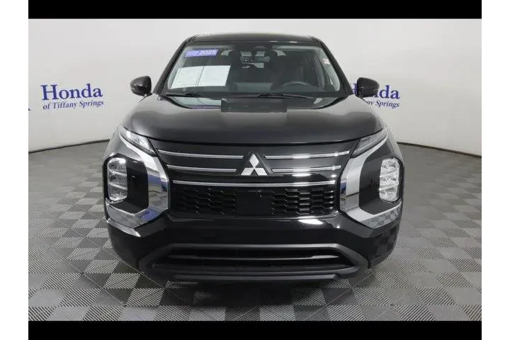 $26975 : Mitsubishi Outlander 2025 AW image 2