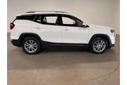 $23497 : GMC Terrain 2024 SLT 4dr SUV thumbnail