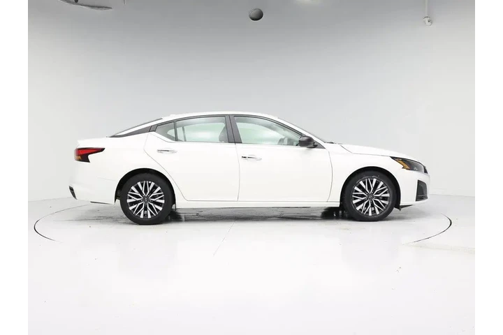 $21998 : Nissan Altima 2025 2.5 SV 4d image 7