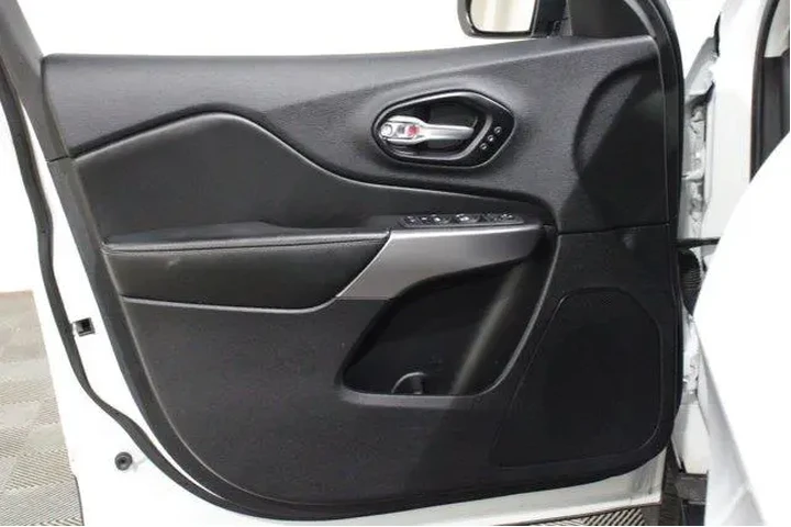 $27889 : Jeep Cherokee 2022 4x4 Limit image 6