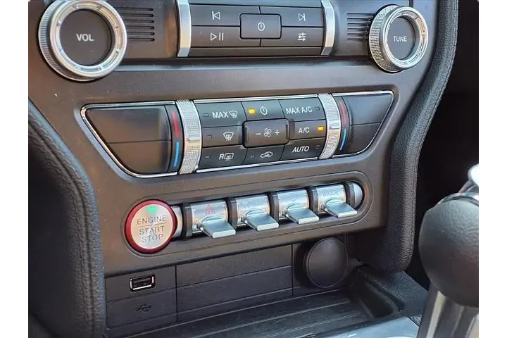 $22595 : Ford Mustang 2022 EcoBoost 2 image 10