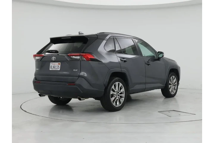 $24998 : Toyota RAV4 2019 XLE Premium image 8