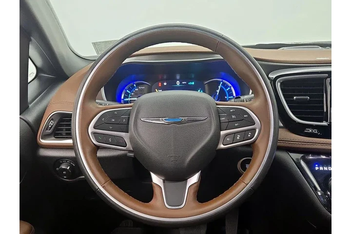 $29998 : Chrysler Pacifica Hybrid 202 image 10