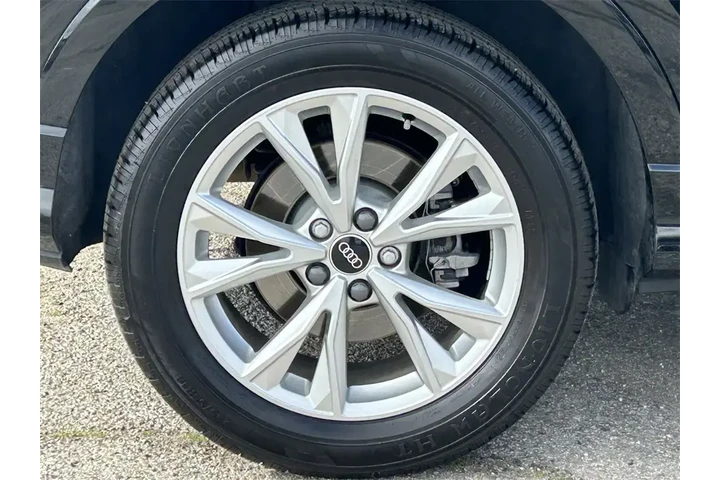 $21140 : Audi Q3 2022 AWD quattro S l image 7