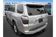 $28200 : Toyota 4Runner 2018 4x2 SR5 thumbnail