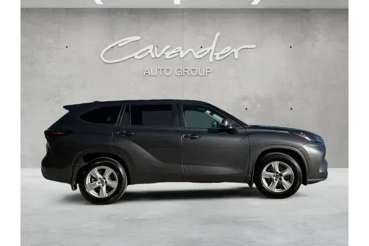 $29991 : Toyota Highlander 2023 AWD L image 8