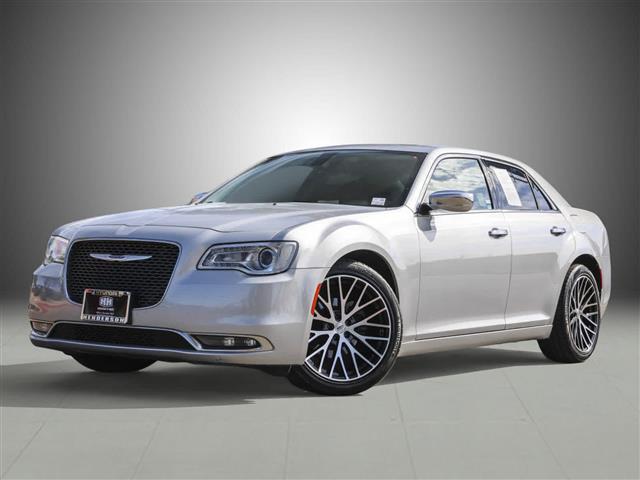 $17988 : Pre-Owned  Chrysler 300 Limite image 1