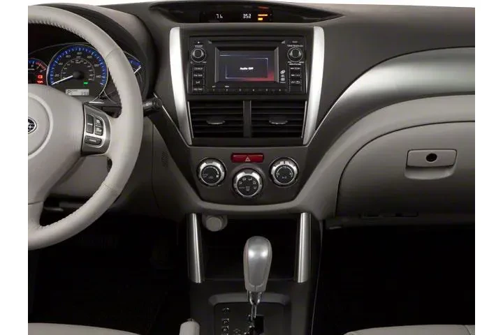 $9750 : Subaru Forester 2013 AWD 2.5 image 10