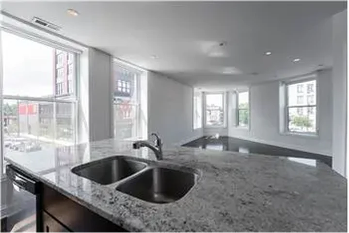 $4200 : Rental property with 4 bedro image 2