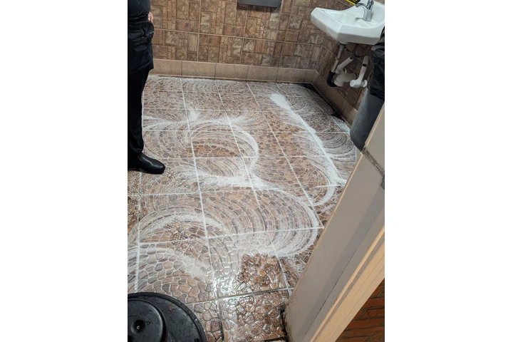 Restaurant cleaning experts image 6