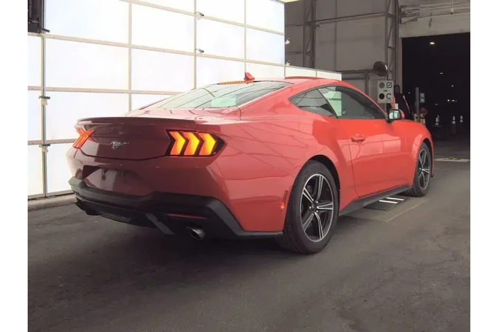 $24990 : Ford Mustang 2024 EcoBoost 2 image 4