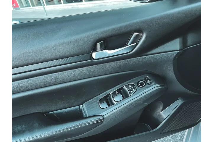 $21477 : Nissan Altima 2024 2.5 SV 4d image 9