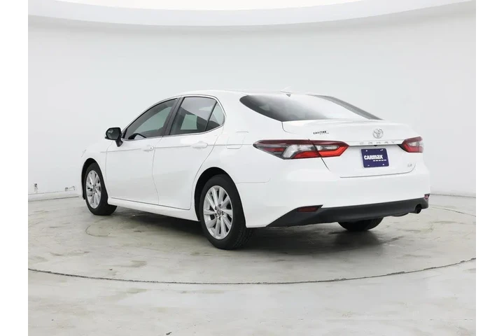 $27998 : Toyota Camry 2024 LE 4dr Sed image 2