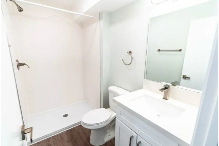 $1885 : Beautiful 2BED 1BA Apt in LA image 9