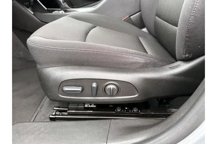 $18888 : Chevrolet Malibu 2023 RS 4dr image 10