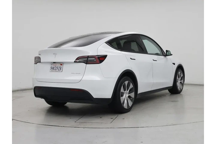 $33998 : Tesla Model Y 2023 AWD Long image 8