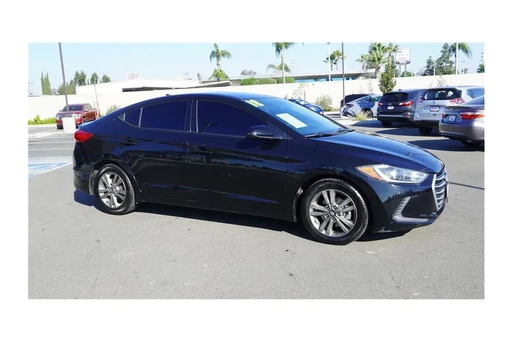 $13984 : 2018 Elantra SEL image 4
