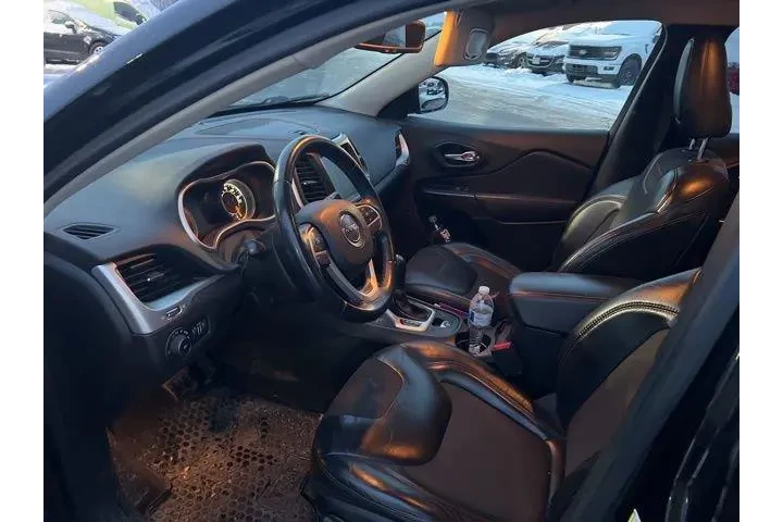 $11055 : Jeep Cherokee 2017 4x4 Trail image 5